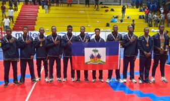 La Fondation UNIBANK a financé la séléction masculine U21 de Volley Ball (Trinidad et Tobago)